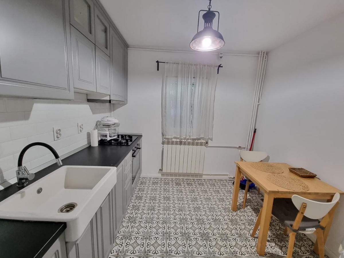 Apartments In The Aviatiei Area On Βουκουρέστι Εξωτερικό φωτογραφία